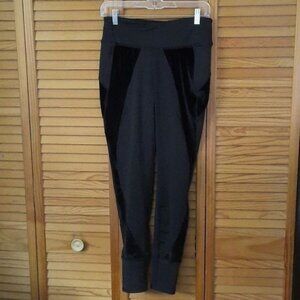 Avia Velvet Insets Activewear Leggings Size Medium